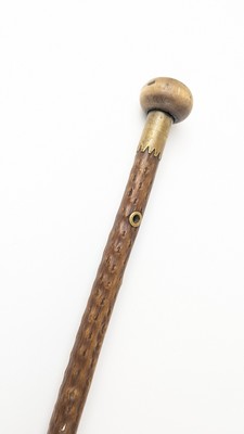 BÂTON DE MARCHE en néflier scarifié à monture...